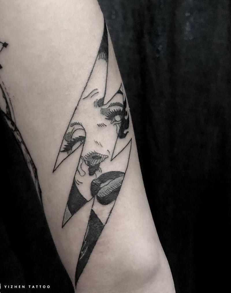 闪电女纹身图片_手臂点刺几何纹身图案