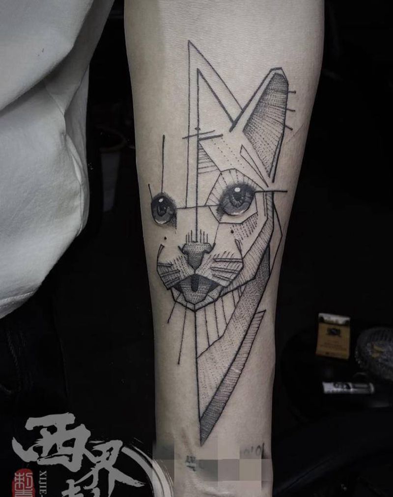 几何点刺猫纹身图片_手臂手部点刺几何纹身图案