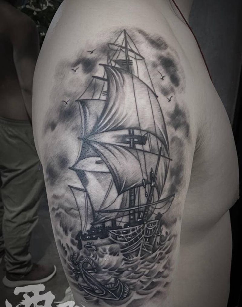 帆船纹身图片_手臂肩部欧美写实新传统纹身图案