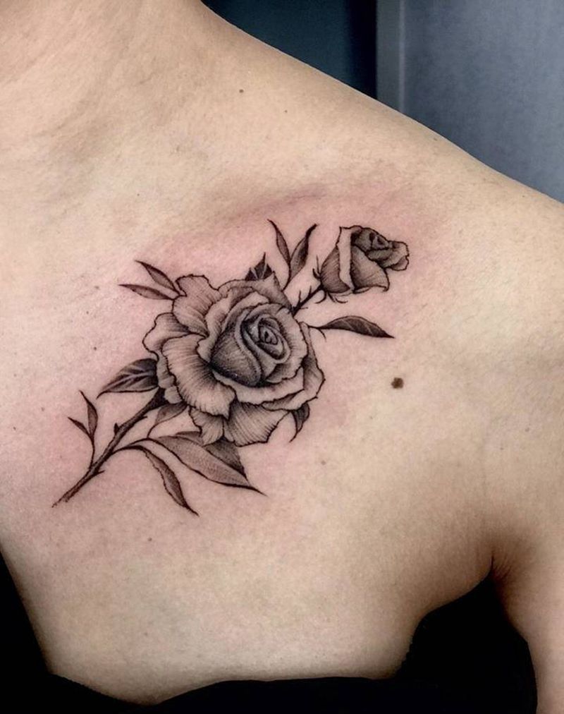 素花纹身图片_胸部点刺纹身图案