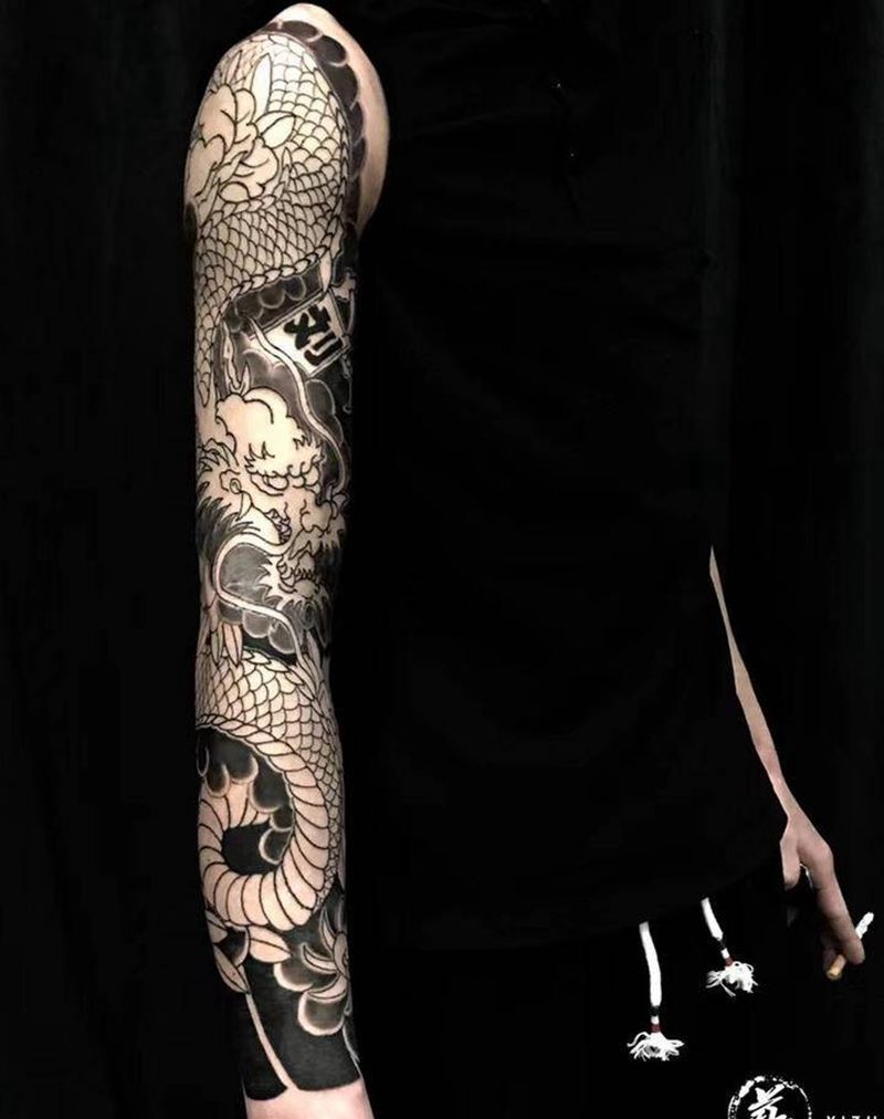 传统龙未完成纹身图片_手臂老传统纹身图案