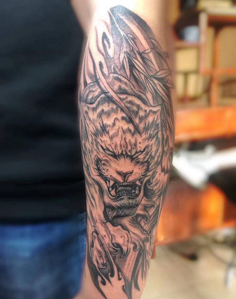 新传统老虎纹身图片_手臂新传统老虎纹身图案
