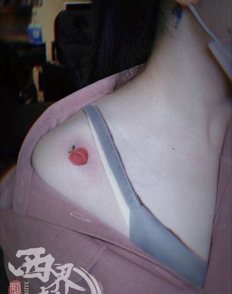 锁骨小清新纹身图片_胸部肩部New School小清新纹身图案