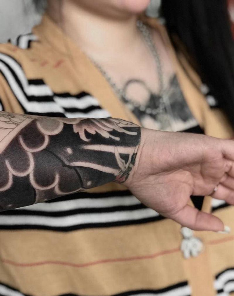 花臂上色纹身图片_手臂老传统纹身图案