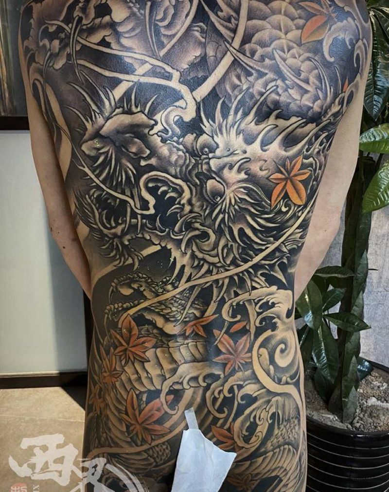 满背传统龙纹身图片_背部臀部新传统老传统纹身图案