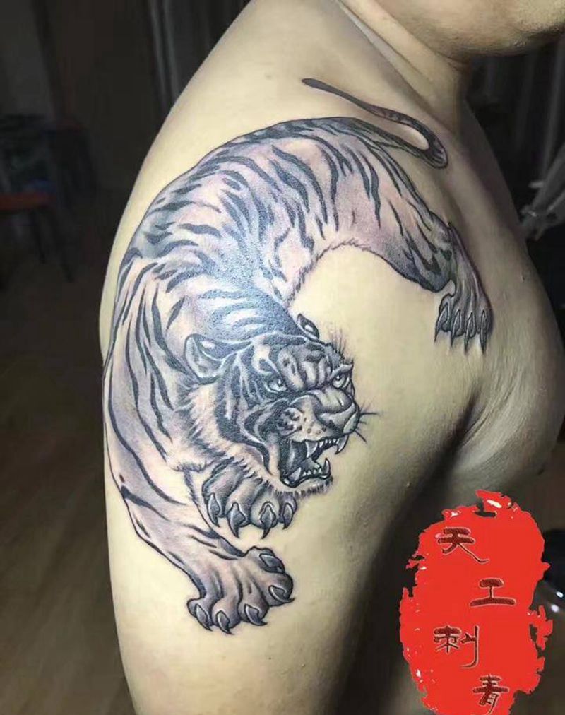 下山虎纹身图片