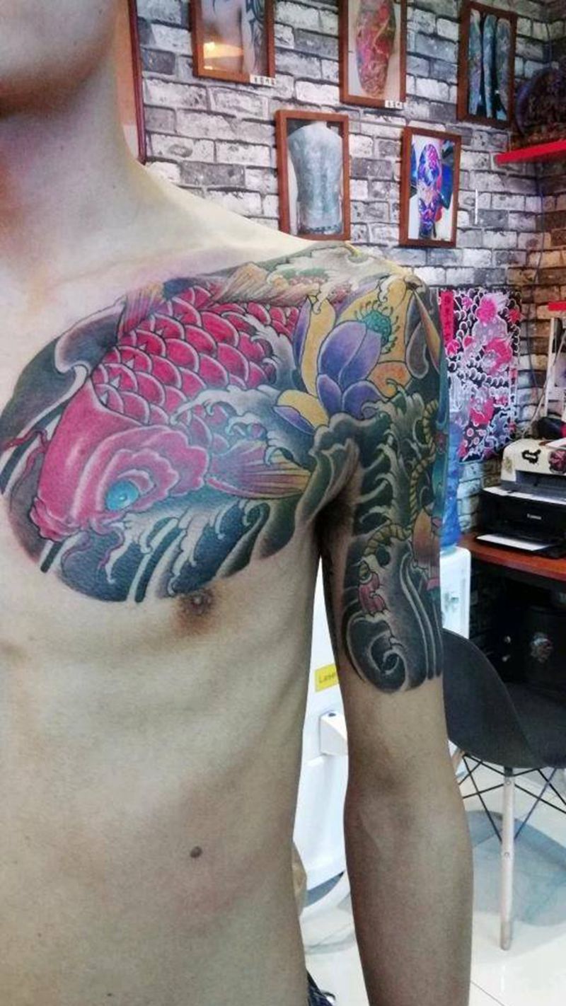 般若鲤鱼纹身图片_肩部胸部传统鬼神廊坊纹身纹身图案