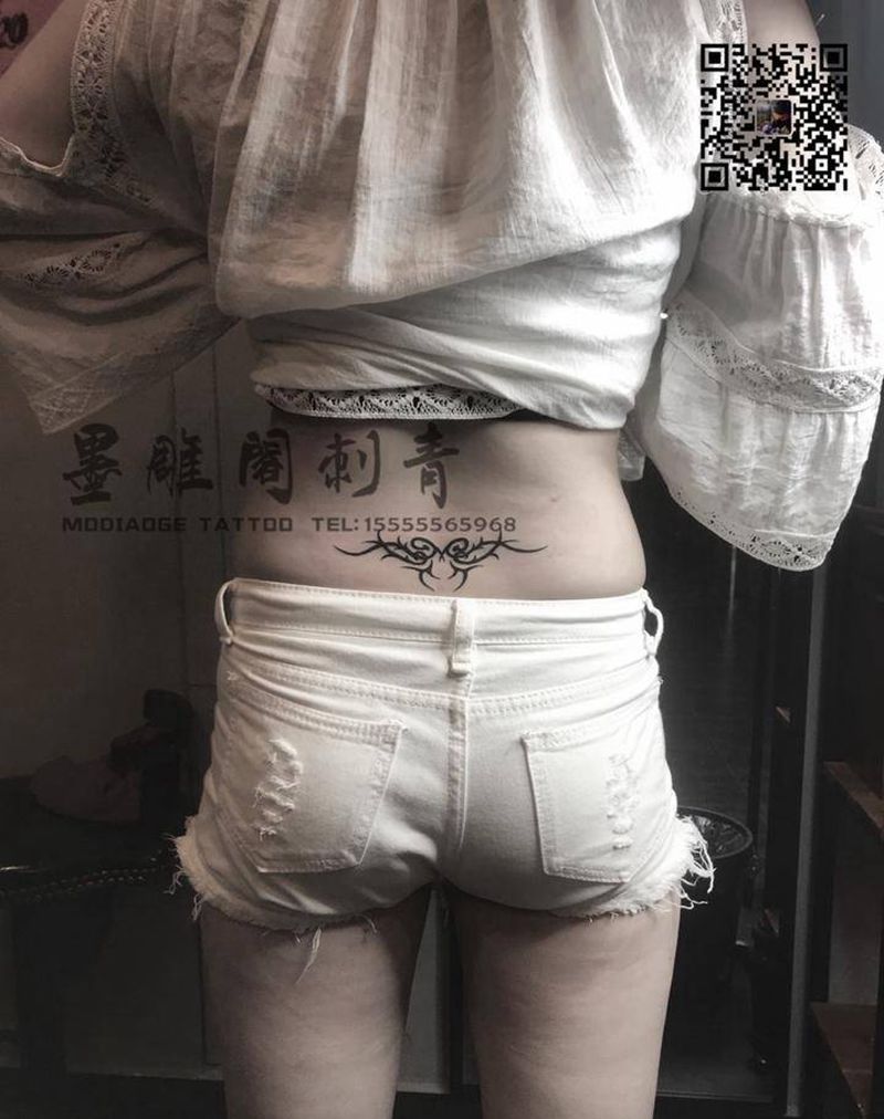 图腾腰花纹身图片