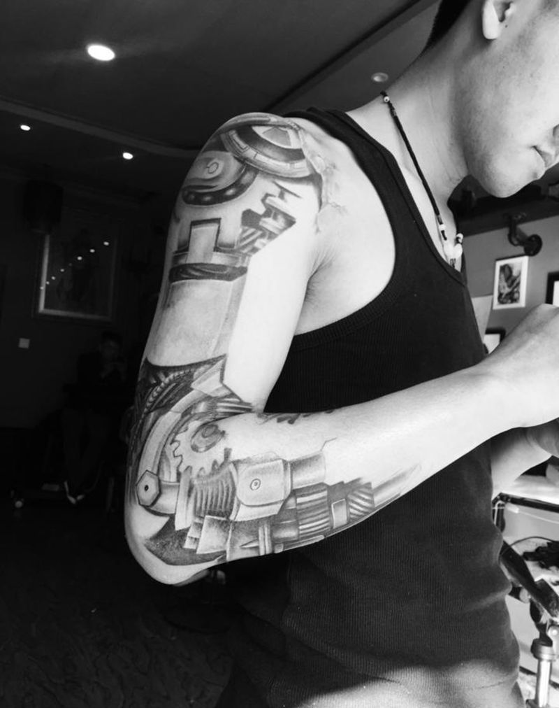 机械臂未完成纹身图片