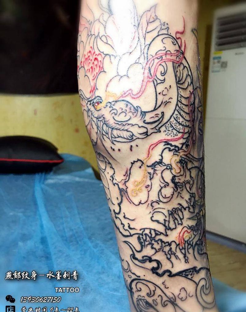 枯骨与蛇纹身图片