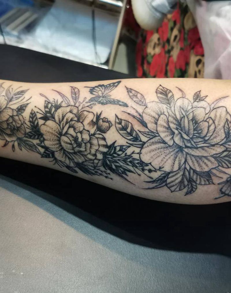 素花纹身图片_腿部点刺纹身图案