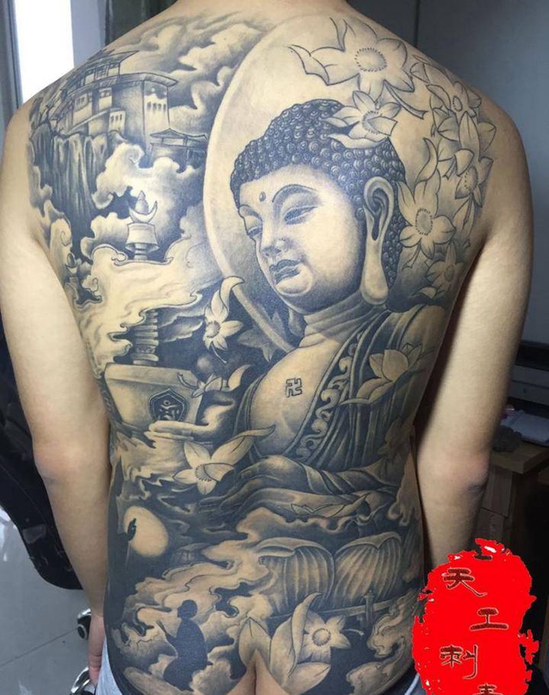 满背大佛纹身图片