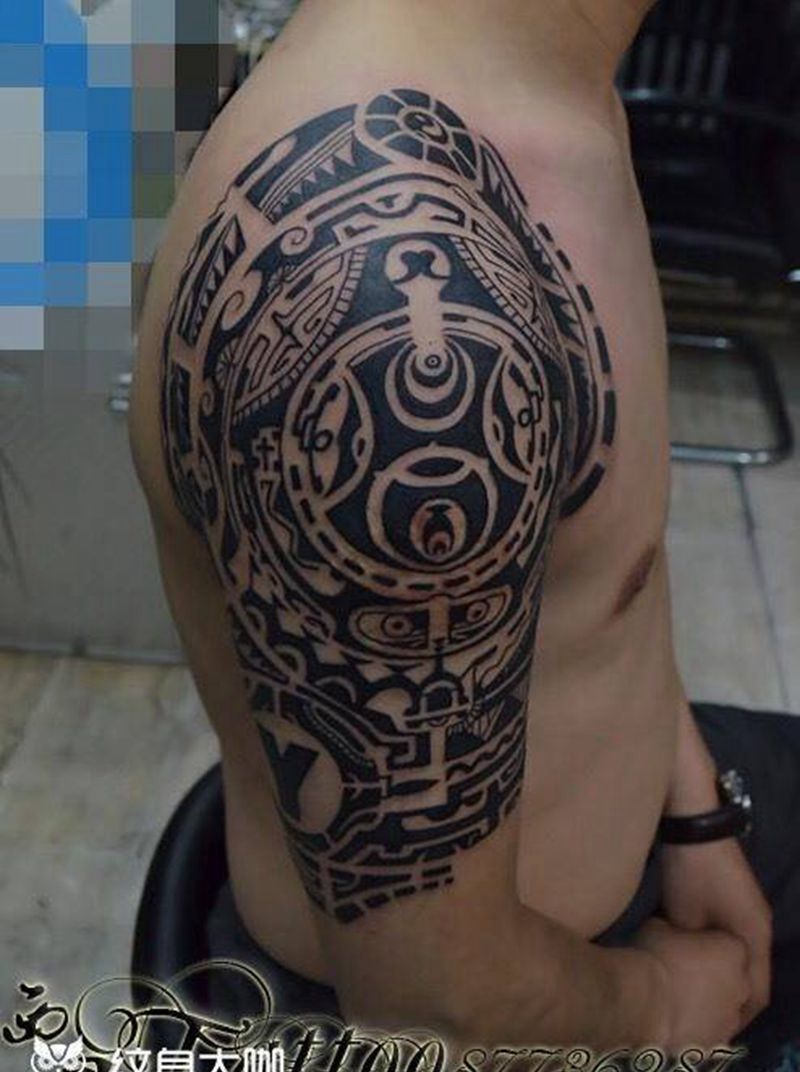 图腾半甲纹身图片_成品肩部胸部传统图腾纹身图案