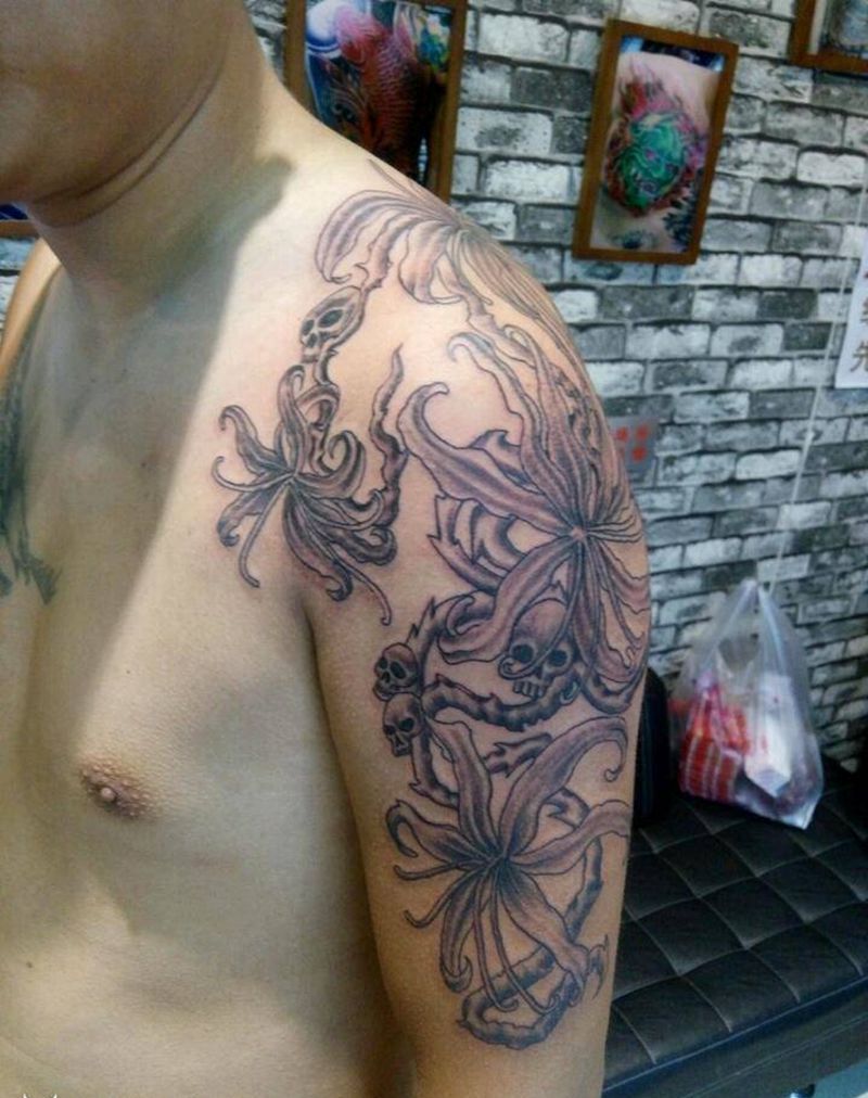 彼岸花开纹身图片