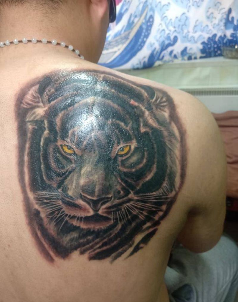 虎头纹身图片_欧美写实纹身图案