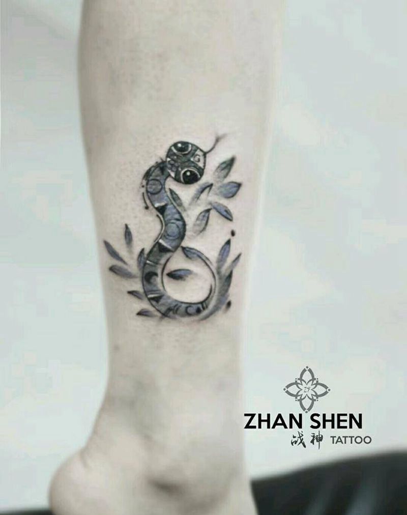 小蛇纹身图片_脚部腿部水彩水墨蛇纹身图案