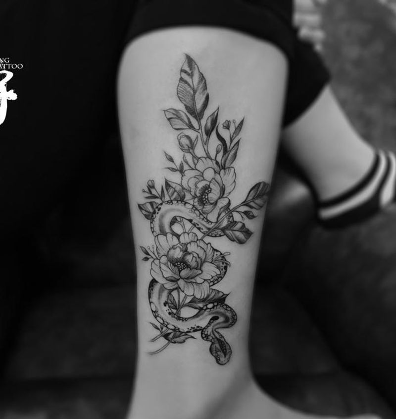 静谧纹身图片_成品脚部腿部清新植物动物纹身图案