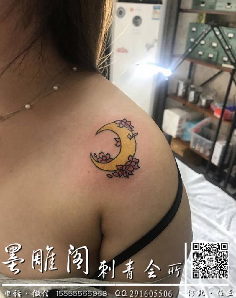 月亮纹身图片