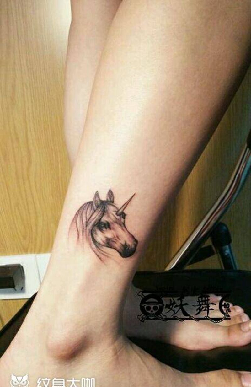独角兽纹身图片_欧美传统习俗清新写实动物成品纹身图案