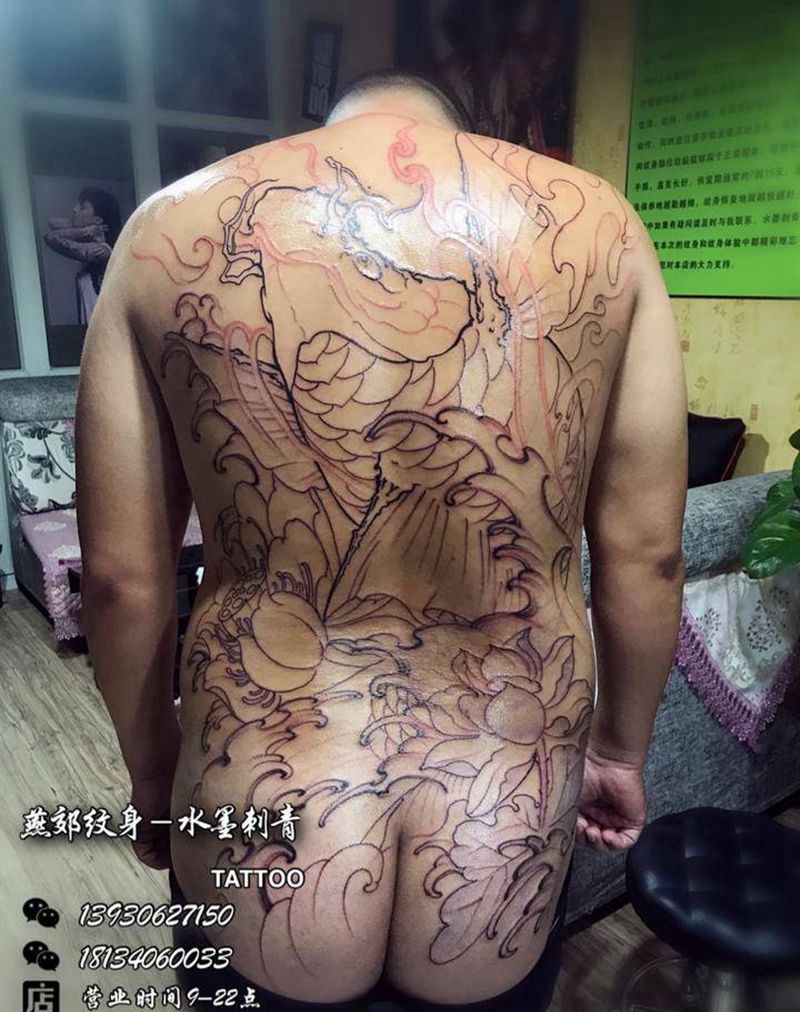 鲫鱼线条纹身图片_背部臀部腰部传统动物纹身图案