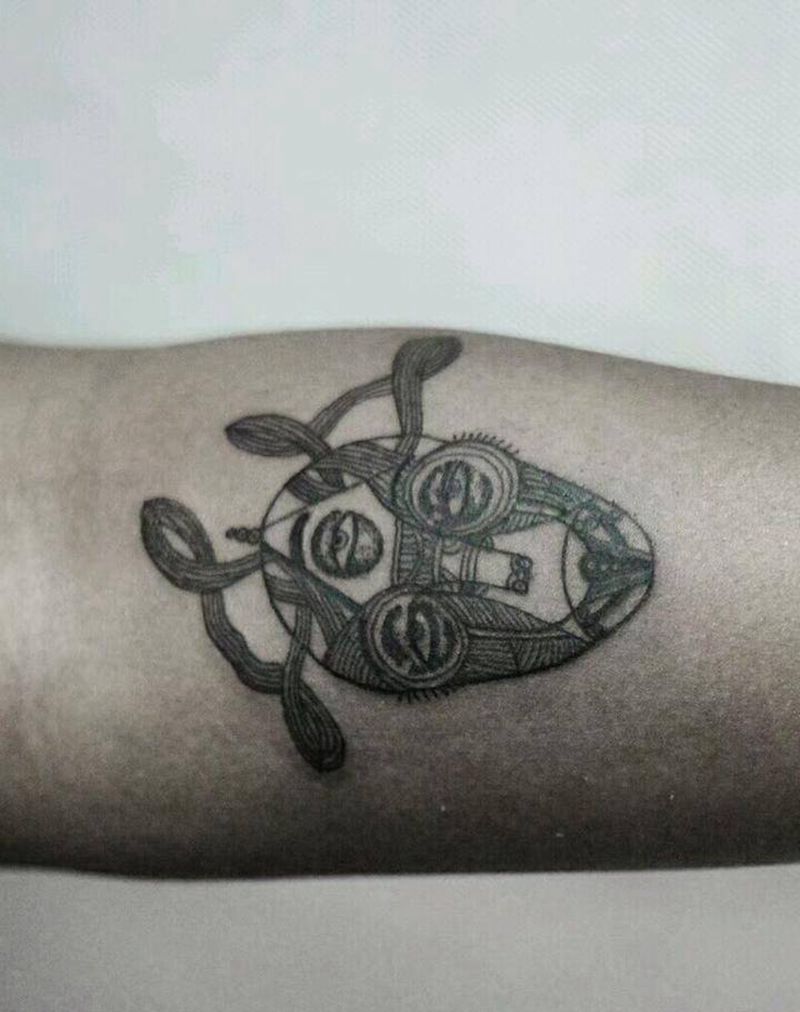 手绘纹身纹身图片_手臂手部欧美写实几何客人自带图纹身图案