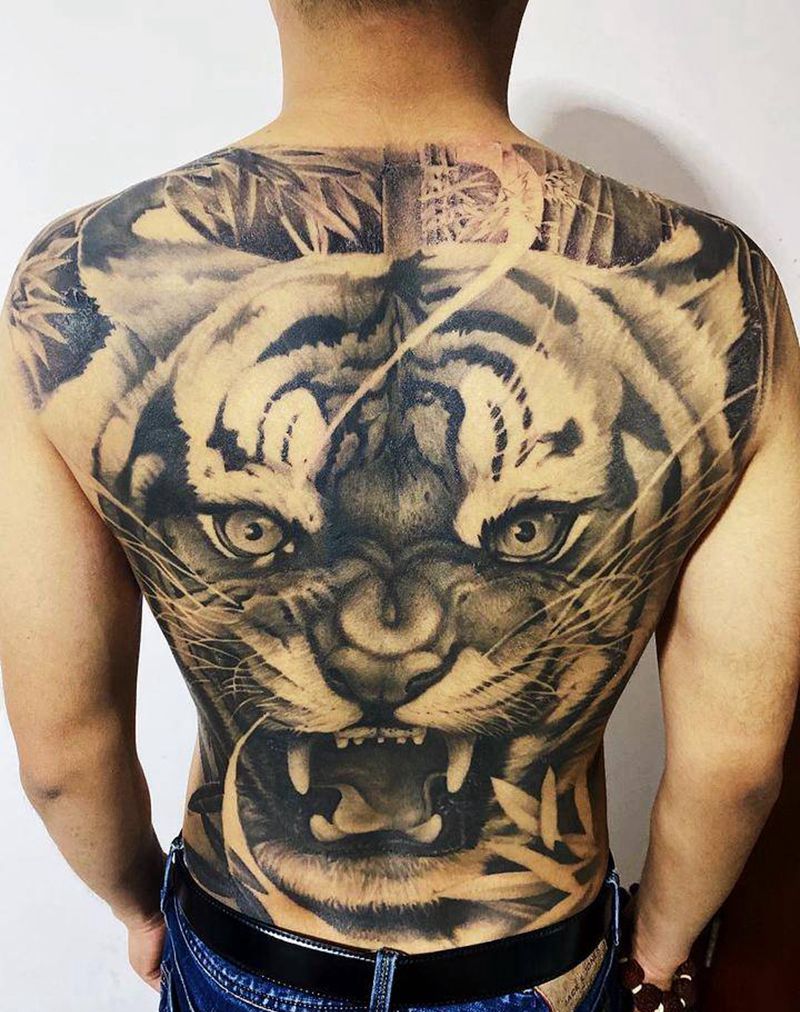 写实老虎纹身图片_胸部背部欧美写实新传统老虎写实老虎满背纹身纹身图案