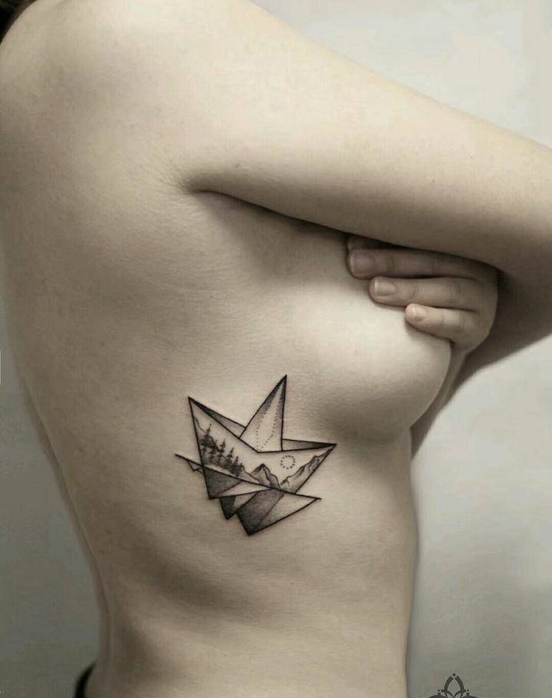 帆船纹身图片_臀部胸部点刺几何船帆船纹身图案