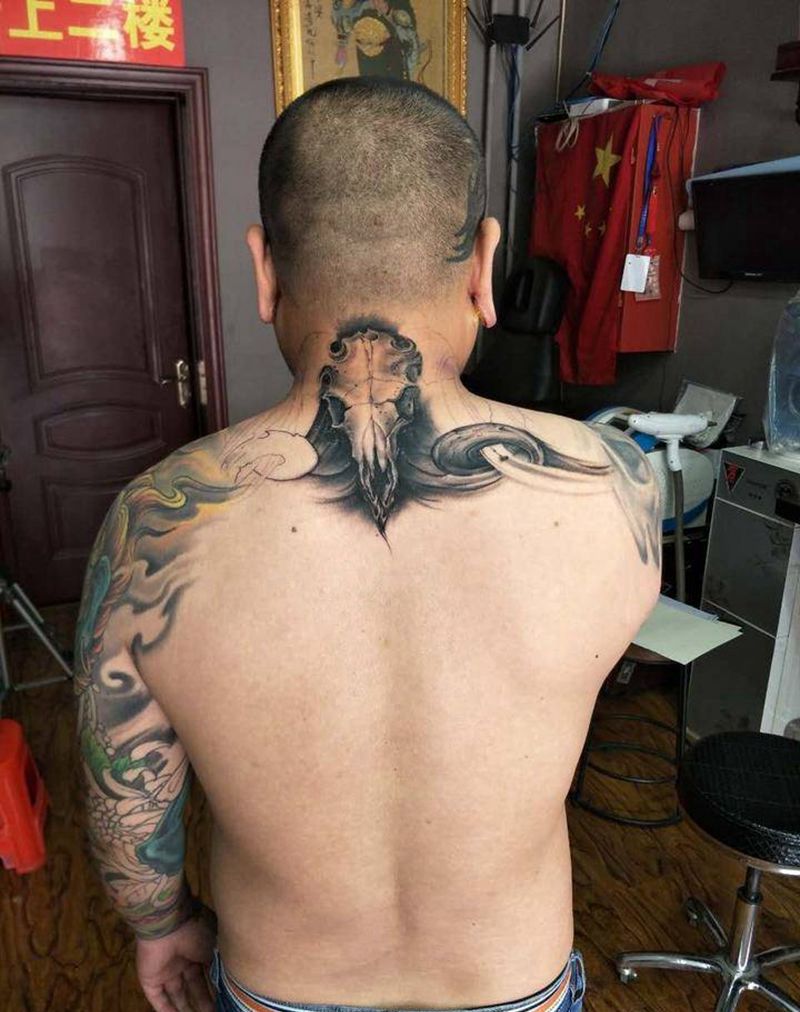 羊头恢复中纹身图片