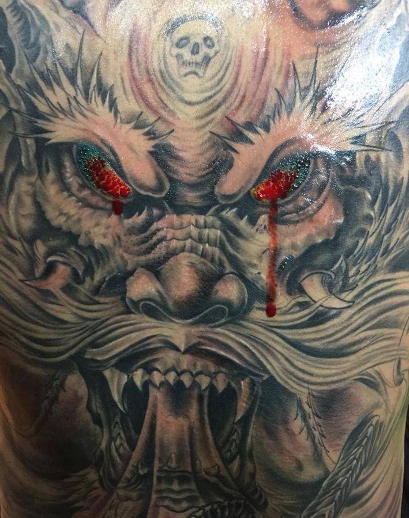 满背龙纹身图片