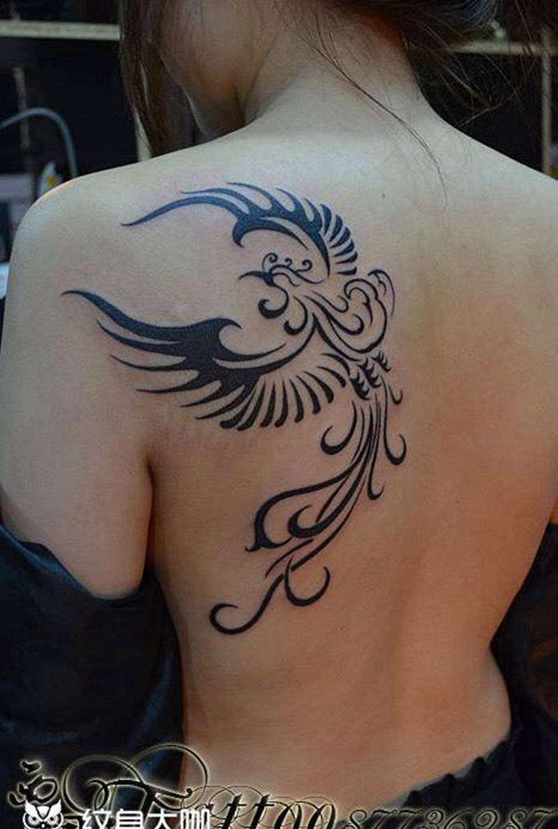 图腾凤凰纹身图片_成品肩部传统图腾纹身图案