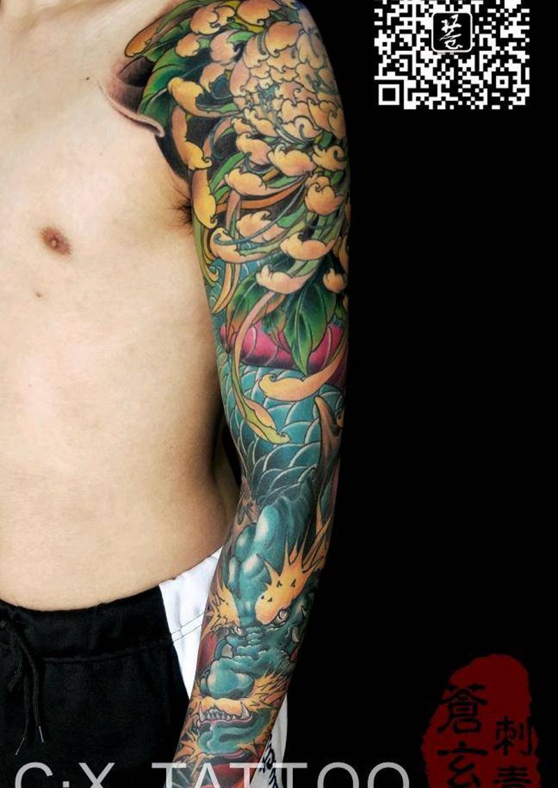 一条龙纹身图片_手臂腿部新传统老传统龙花臂重彩纹身图案