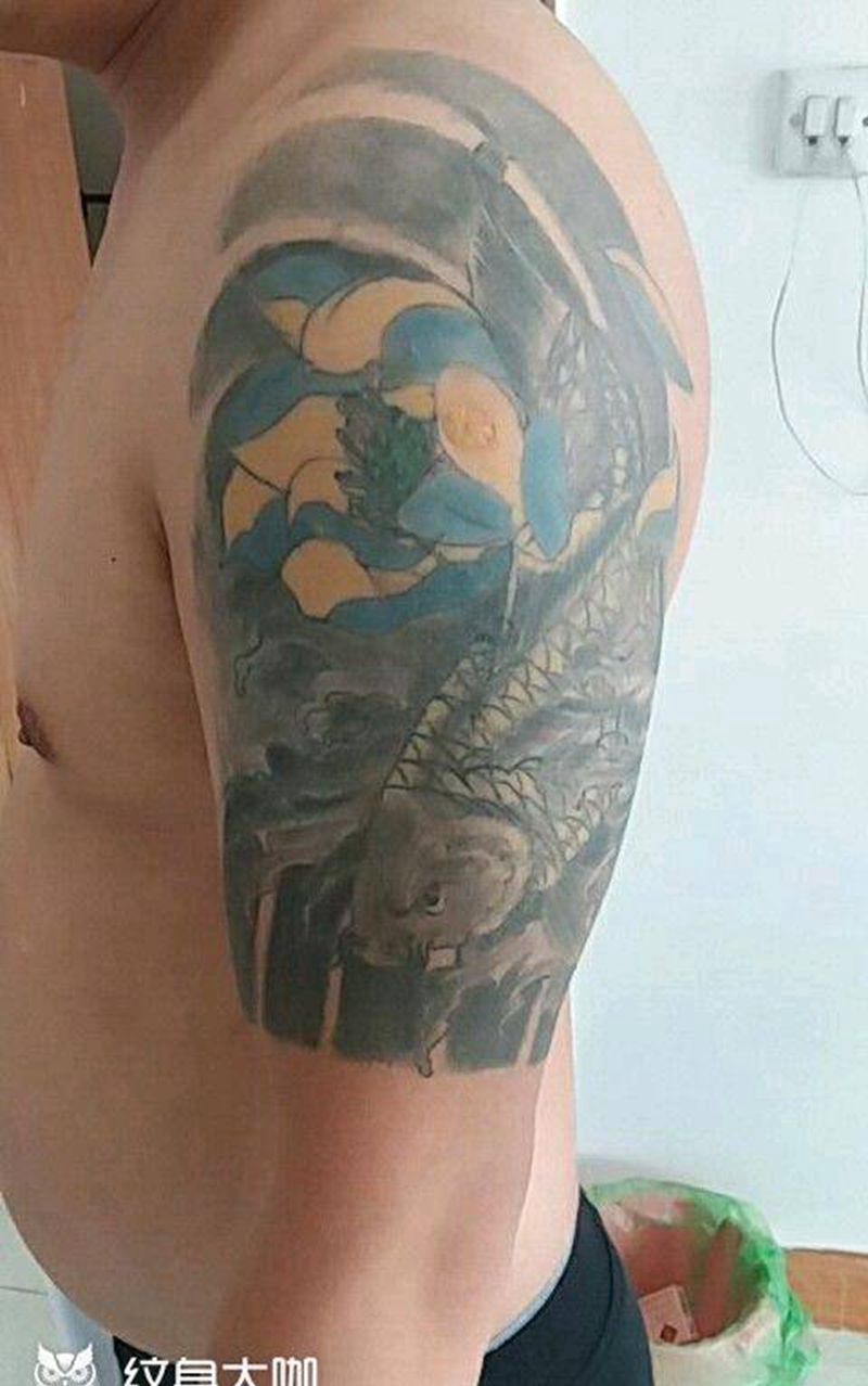 鲤鱼失败修改纹身图片_肩部传统动物廊坊纹身成品纹身图案