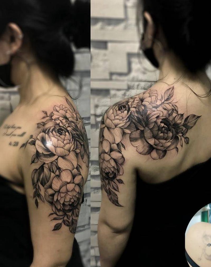 遮盖作品纹身图片_成品背部肩部清新植物纹身图案