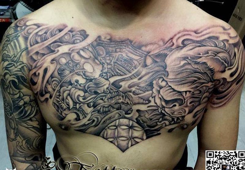 花胸纹身图片_成品胸部传统动物纹身图案