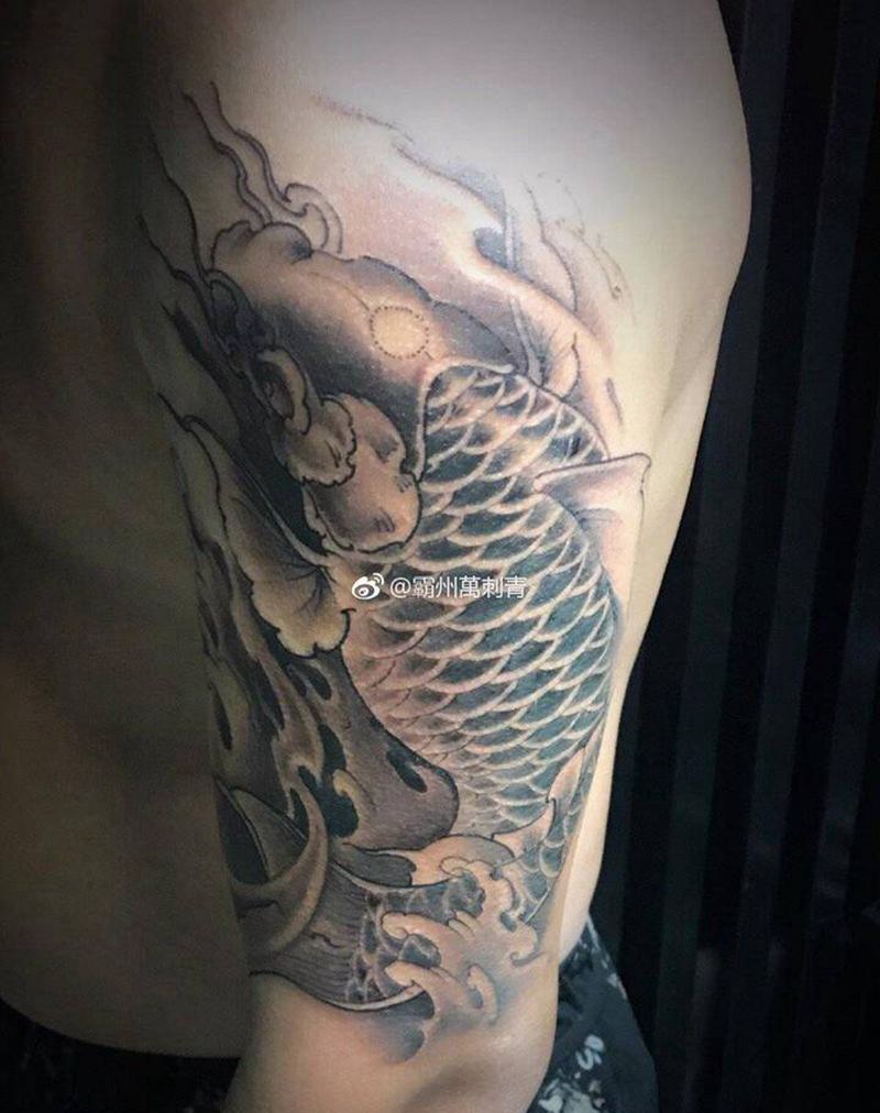 鱼纹身图片_手臂新传统鱼纹身图案