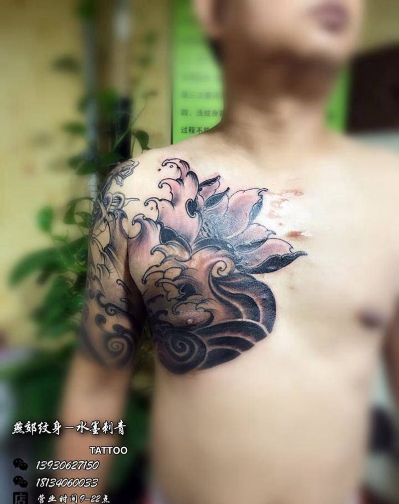 鲤鱼荷花遮盖走起纹身图片_成品胸部肩部手臂传统动物植物原创纹身图案