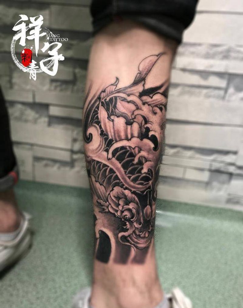 锦鲤纹身图片_传统动物成品腿部纹身图案