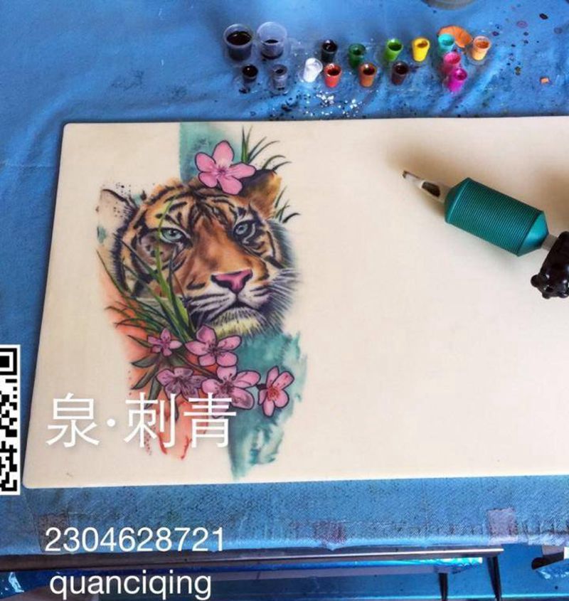 母老虎纹身图片_成品胸部腹部腰部背部臀部手臂腿部写实动物纹身图案