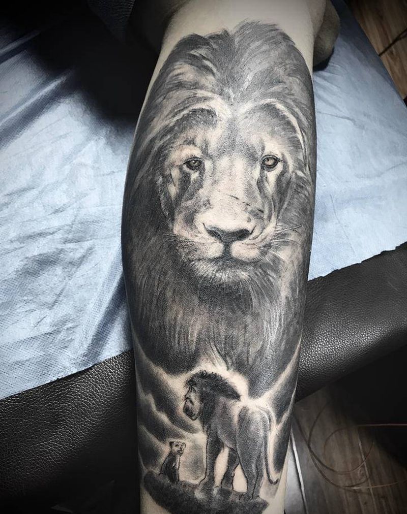 狮子王纹身图片_腿部欧美写实狮子王辛巴纹身图案