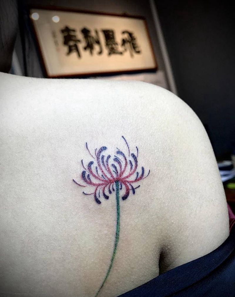 彼岸花纹身图片_肩部背部新传统彼岸花曼珠沙华纹身图案