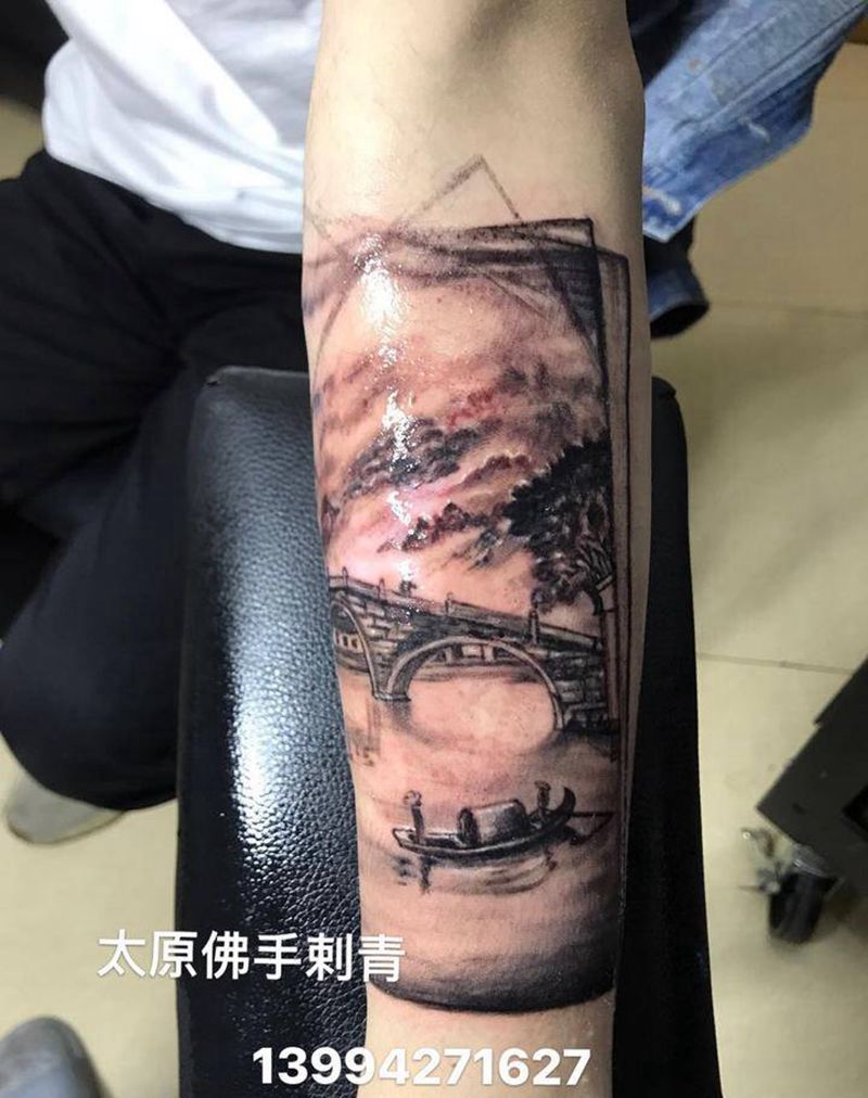 疤痕遮盖，山水有情纹身图片_手臂新传统纹身图案