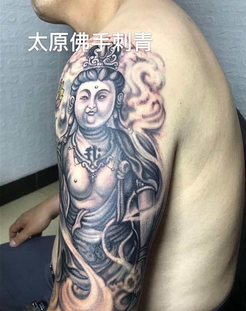 本命佛纹身图片_肩部纹身图案