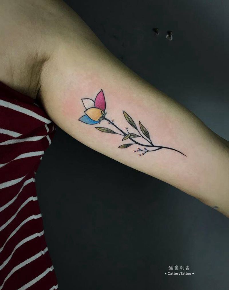 给客人设计的依米花纹身图片_肩部手臂水彩New School纹身图案