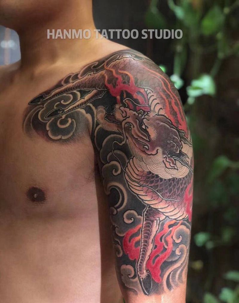 传统麒麟臂纹身图片_臀部纹身图案