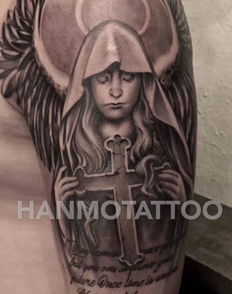 天使纹身图片_臀部欧美写实纹身图案