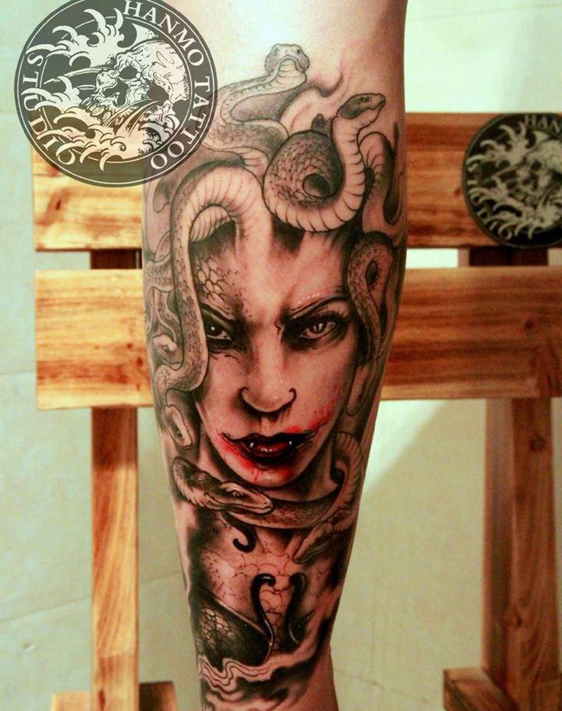 美杜莎头像纹身图片_臀部腿部欧美写实纹身图案