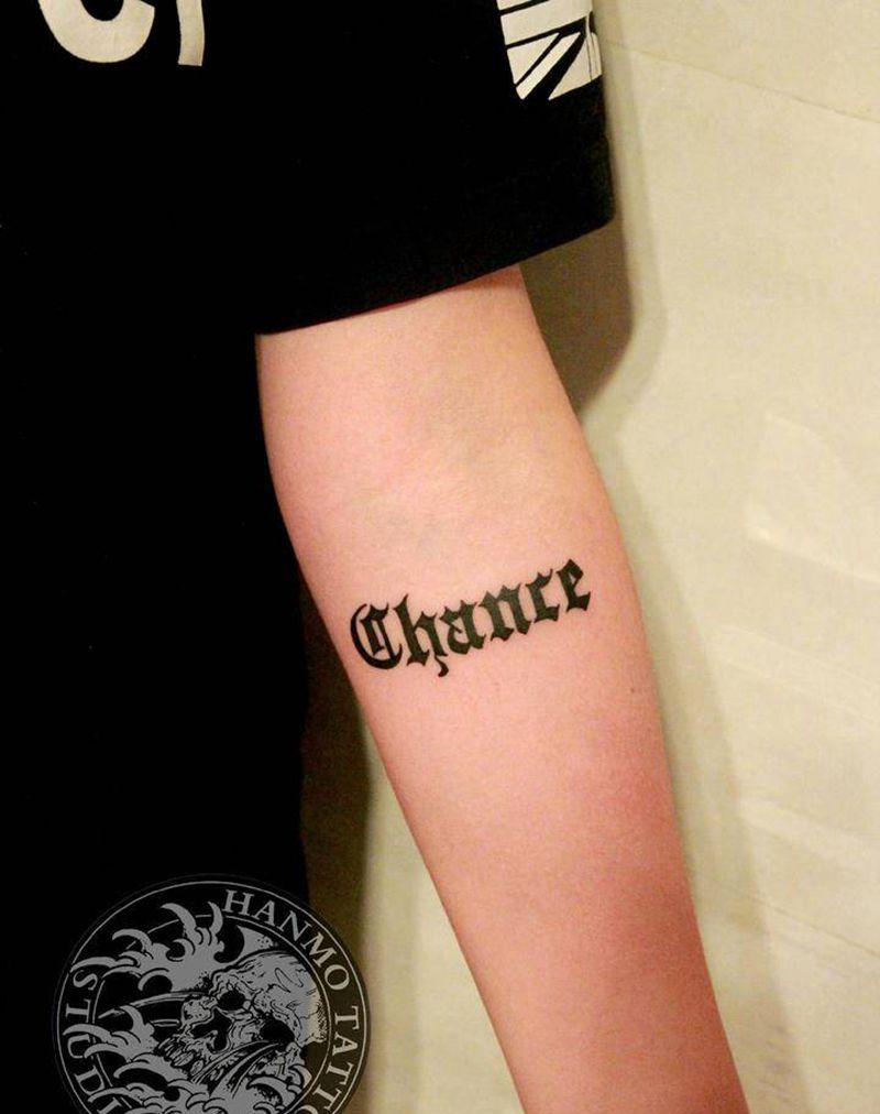 英文哥特体纹身图片_臀部纹身图案