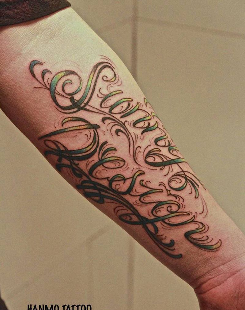 花体字纹身图片_臀部胸部纹身图案