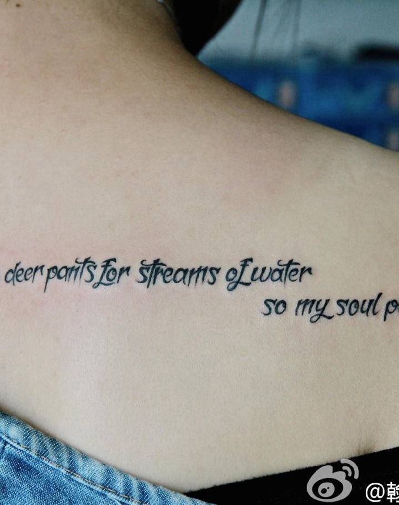 英文字纹身图片_背部臀部纹身图案
