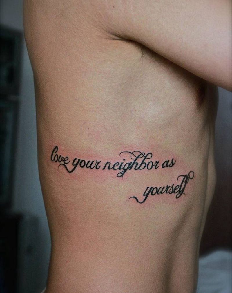 英文字母纹身图片_腰部臀部纹身图案